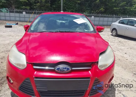 2013 Ford Focus Se z USA, uszkodzony, nr VIN 1FADP3F21DL266919